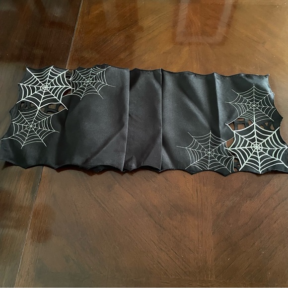 Halloween Spider Web Table Runner - Picture 4 of 7